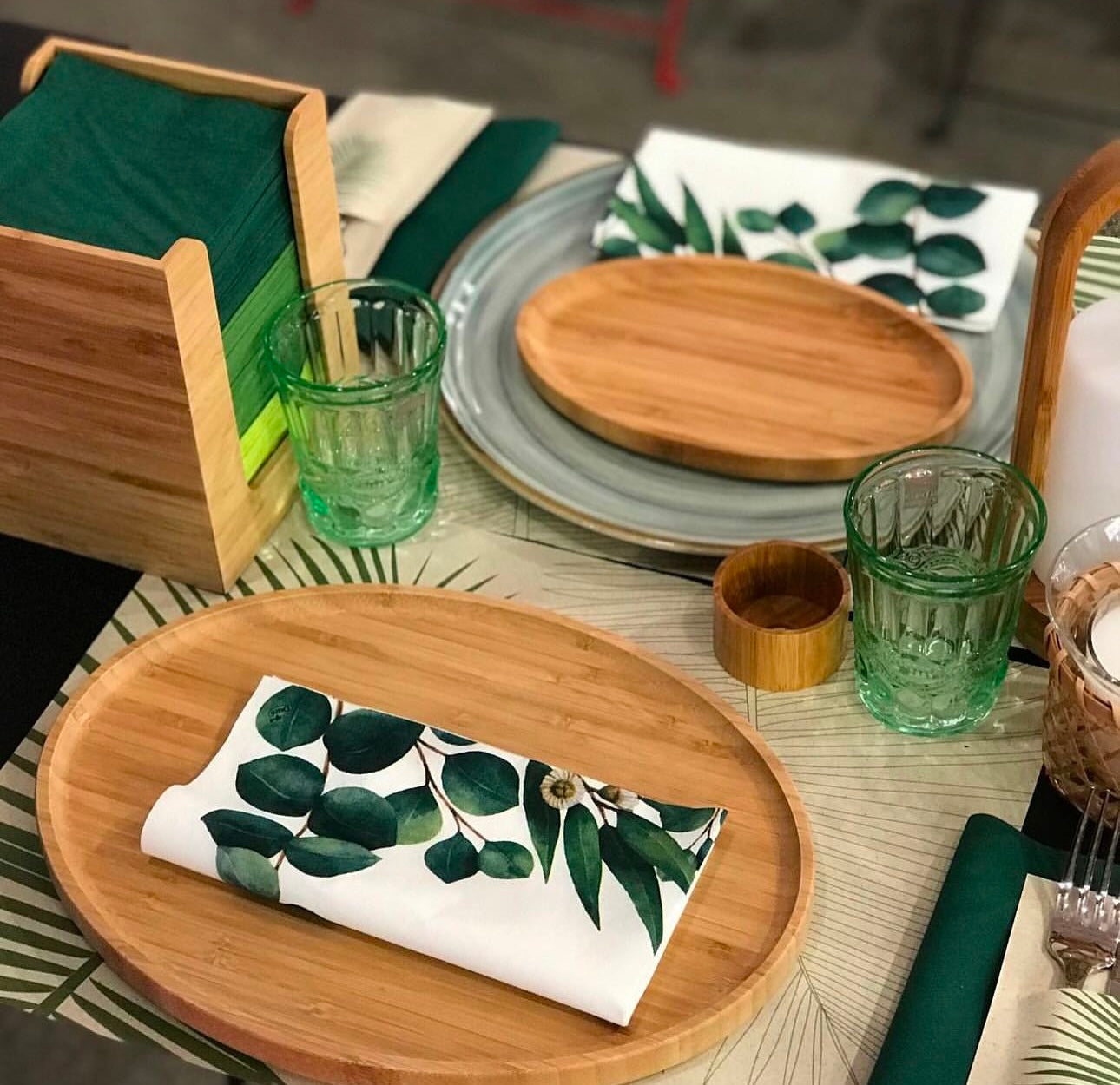Pjatanca/tabaka ovale servirje dhe dekori bamboo